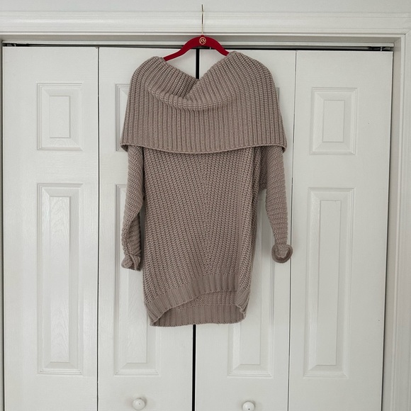 Gray off the shoulder sweater - Picture 2 of 2